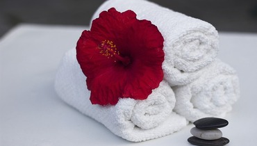 Dekoracje z ręczników w pokojach hotelowych